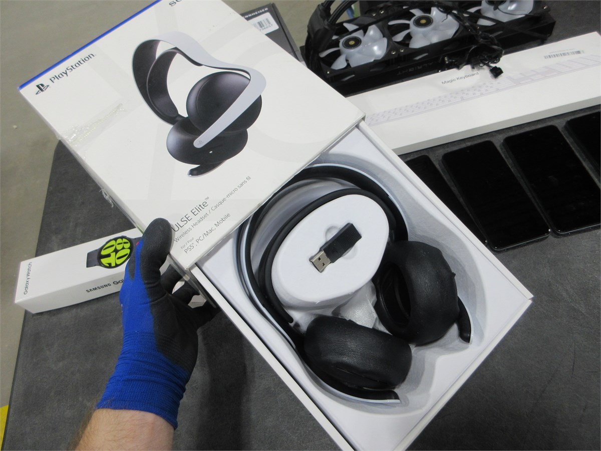 ASSORTED TECH LOT image 3