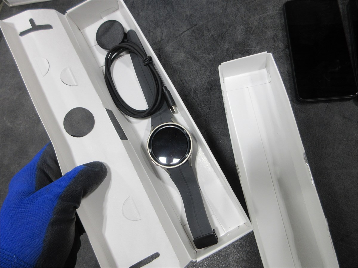 ASSORTED TECH LOT image 7