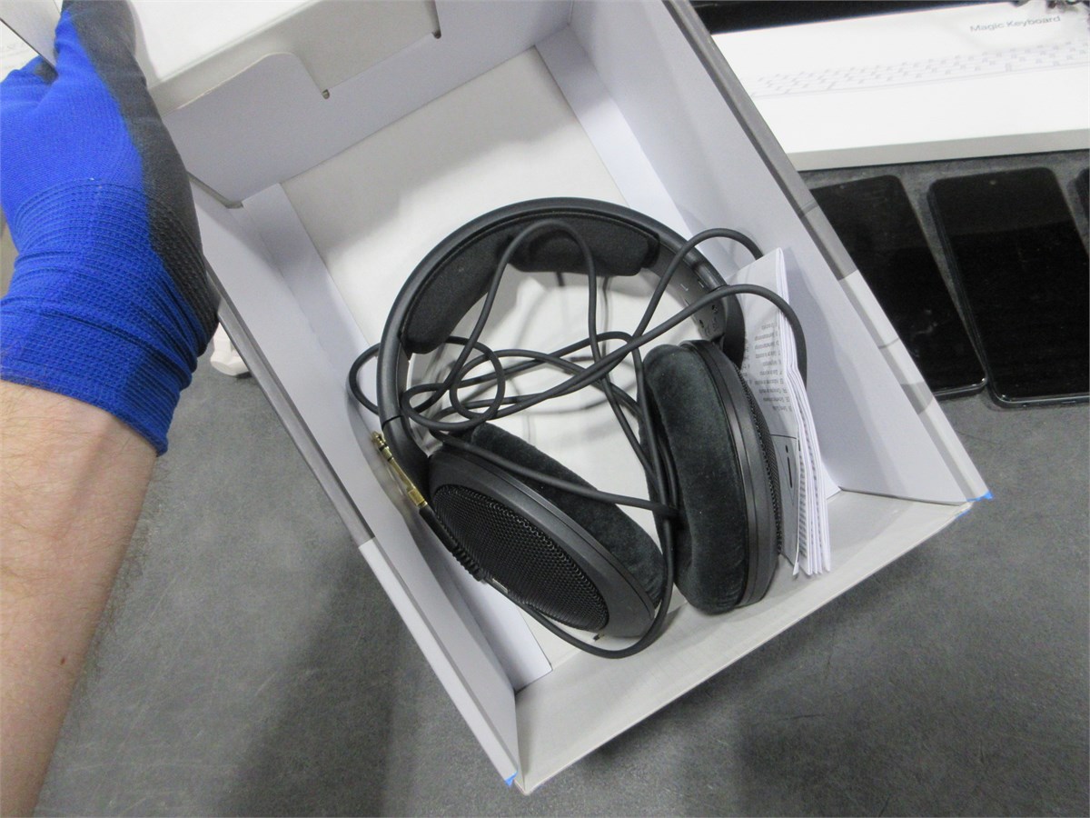 ASSORTED TECH LOT image 8