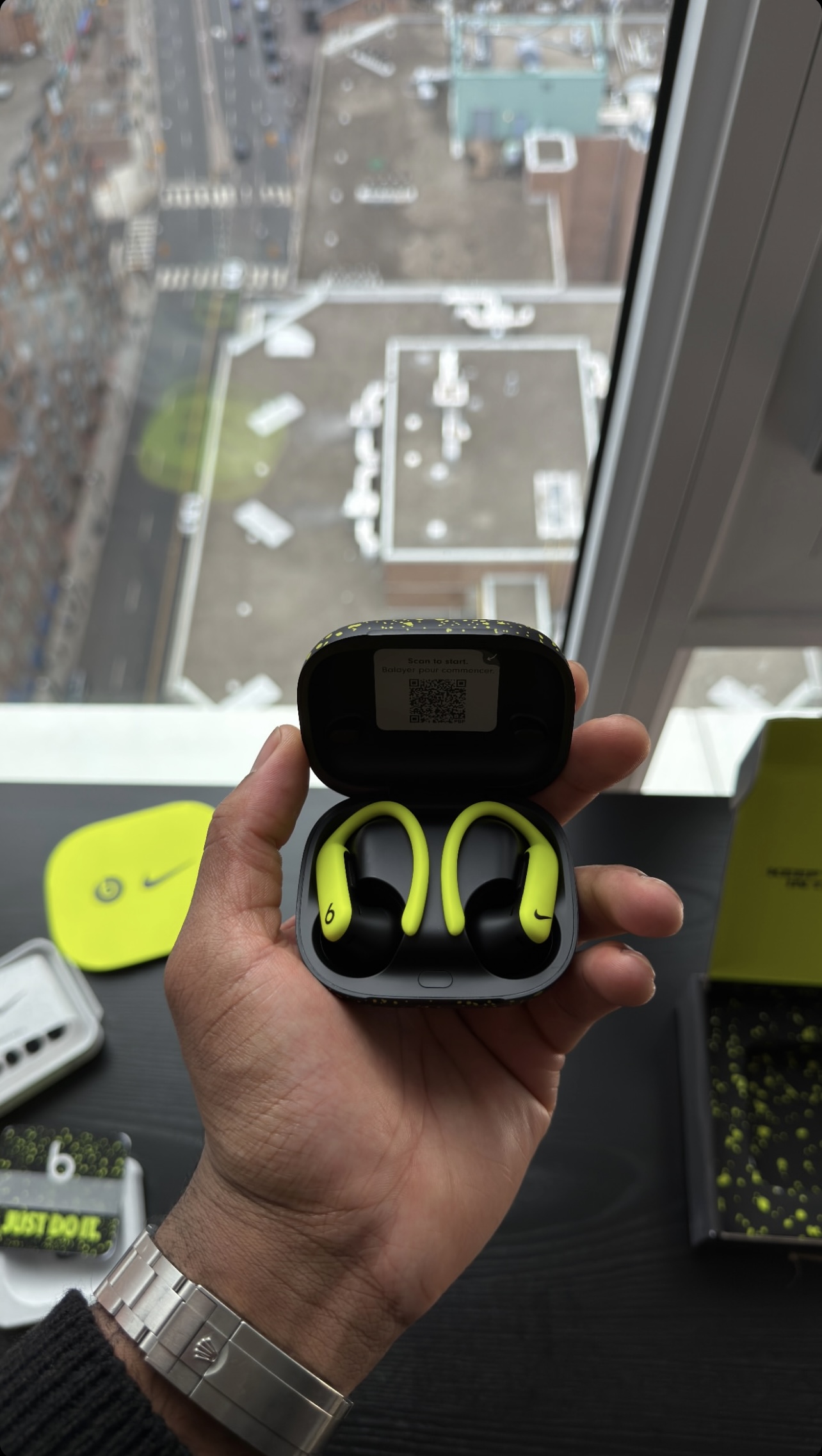 Beats ear pods / head phones image 2