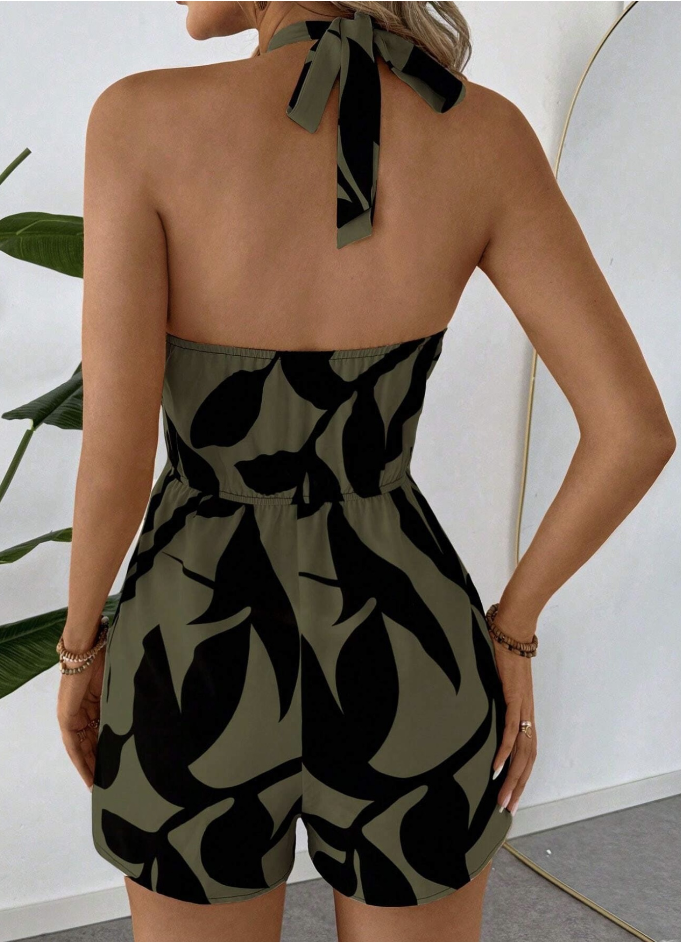 Floral print halter neck play suit image 2